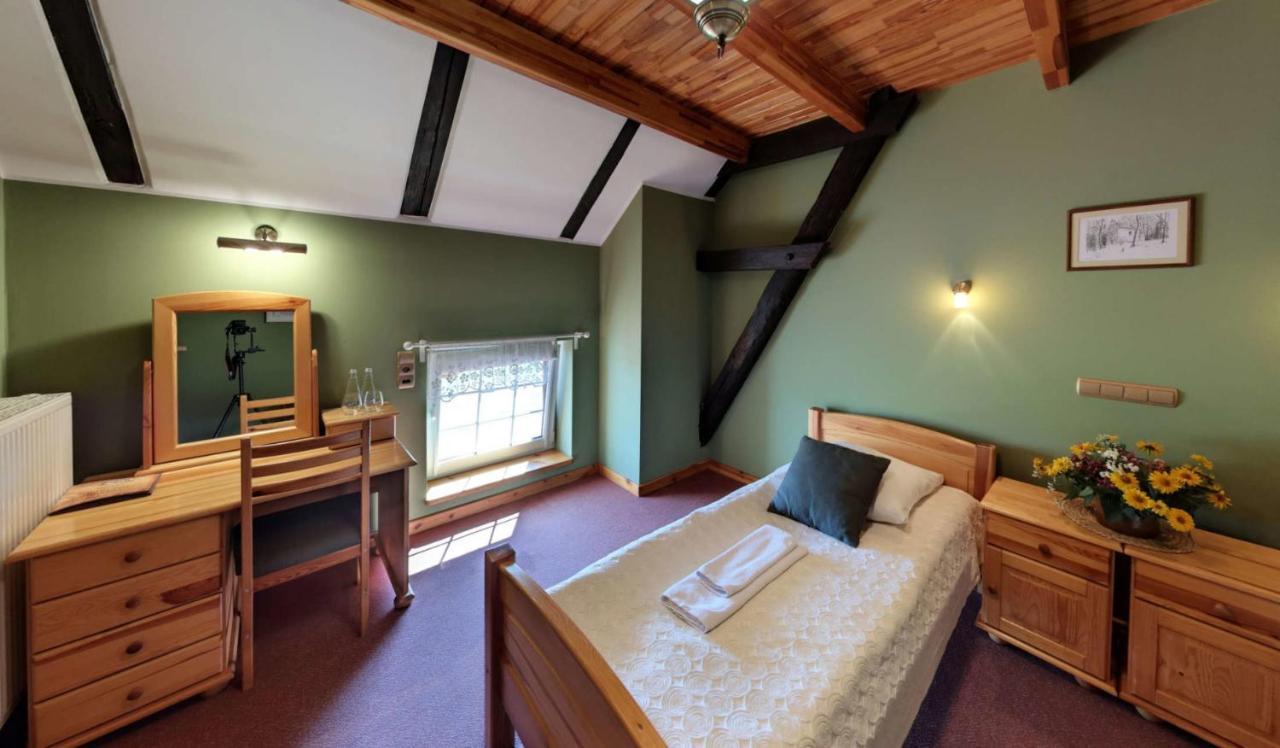 Hotel Stara Stajnia Pleszew Buitenkant foto