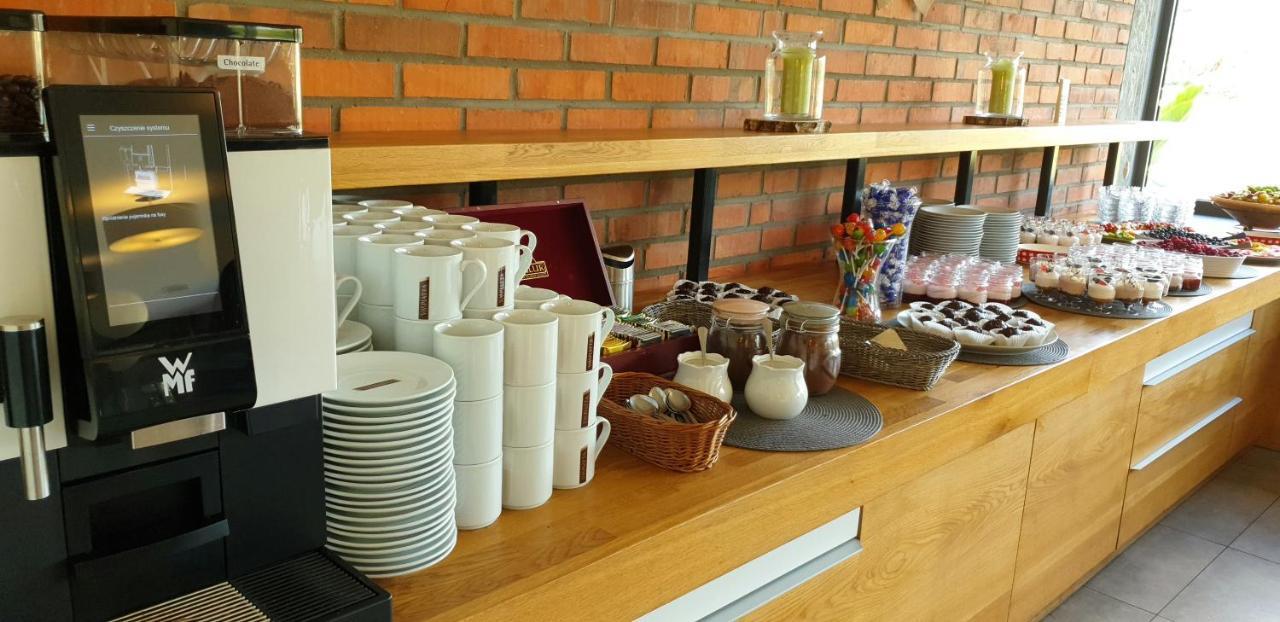 Hotel Stara Stajnia Pleszew Buitenkant foto