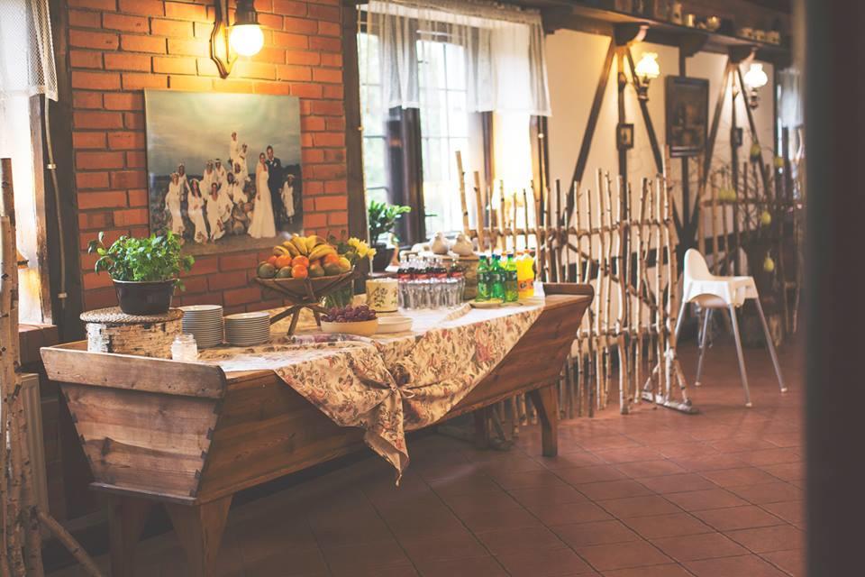Hotel Stara Stajnia Pleszew Buitenkant foto